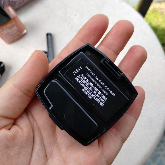 Avon Makeup Set - Picture 9 of 13